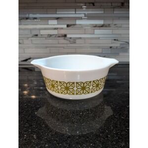 Vintage Pyrex Green Verde 475 White Square Flower Ovenware Casserole Made in USA